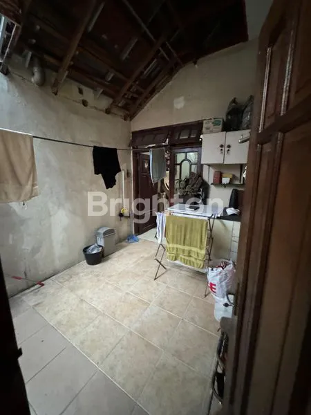 image RUMAH 1,5 LANTAI DILINGKUNGAJ NYAMAN DENGAN ROW LEBAR BEBAS BANJIR JL. SAMBISARI (6)