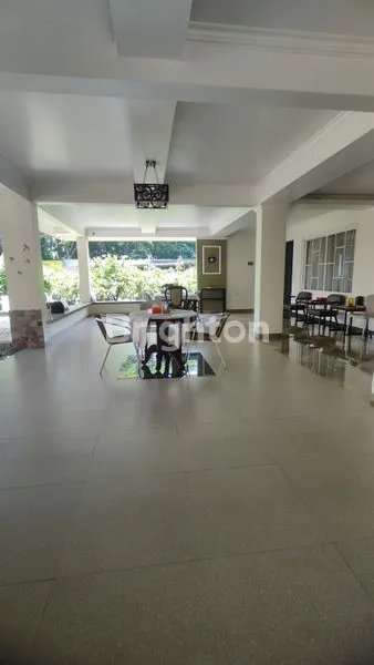 image HUNIAN LUAS PINGGIR JALAN (7)