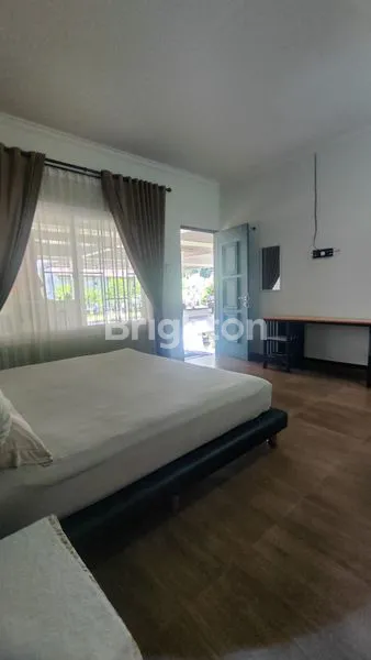 image HUNIAN LUAS PINGGIR JALAN (4)