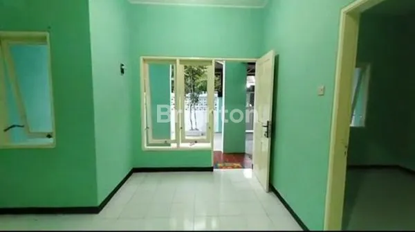 image RUMAH BERSIH DEKAT JALAN ARTERI PORONG (7)