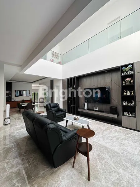 image RUMAH MEWAH, MODERN CLASSIC, BANGUNAN MANDIRI, ALAM SUTERA, PRIVATE SWIMMING POOL (3)