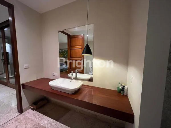 image DI SEWAKAN VILLA FULL FURNIS DI CANGGU (7)