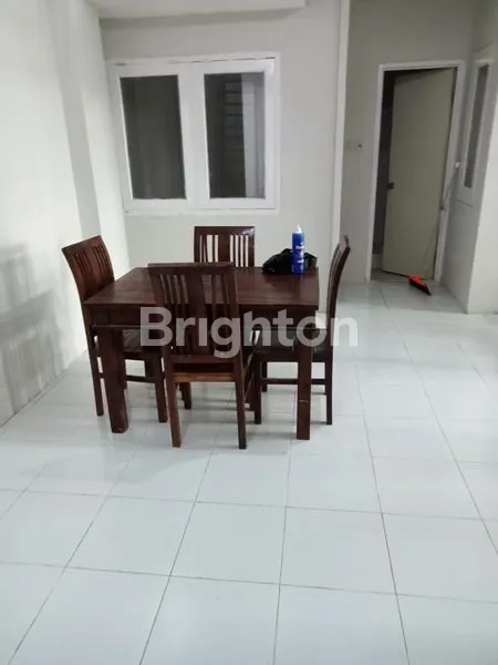 image RUMAH MEWAH 2 LANTAI SEMI-FURNISHED DI PALAZZO BUDURAN SIDOARJO (3)