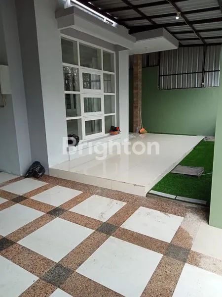 image RUMAH MEWAH 2 LANTAI SEMI-FURNISHED DI PALAZZO BUDURAN SIDOARJO (6)