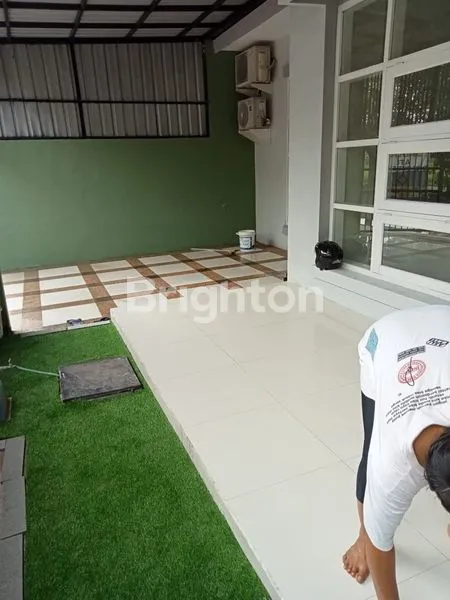 image RUMAH MEWAH 2 LANTAI SEMI-FURNISHED DI PALAZZO BUDURAN SIDOARJO (7)