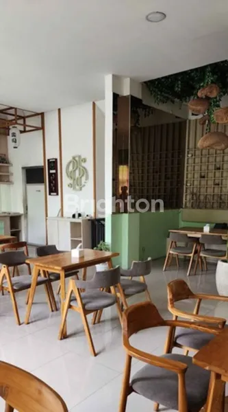 image RUKO 3 LANTAI DI JALAN KALIWARON DEKAT RAYA MULYOREJO SIAP PAKAI COCOK KANTOR  (8)