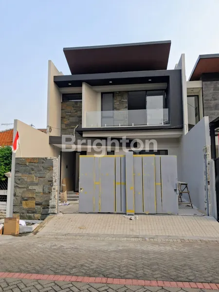 image RUMAH BARU GRESS KINYIS2 MANYAR DHARMAHUSADA KERTAJAYA SURABAYA, CARPORT 2 MBL, ROW JALAN 3 MBL (1)