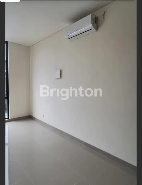 image RUKO HAMPTON AVENUE, RAMAI, SANGAT STRATEGIS, TURUN HARGA !! 2 LANTAI (2)