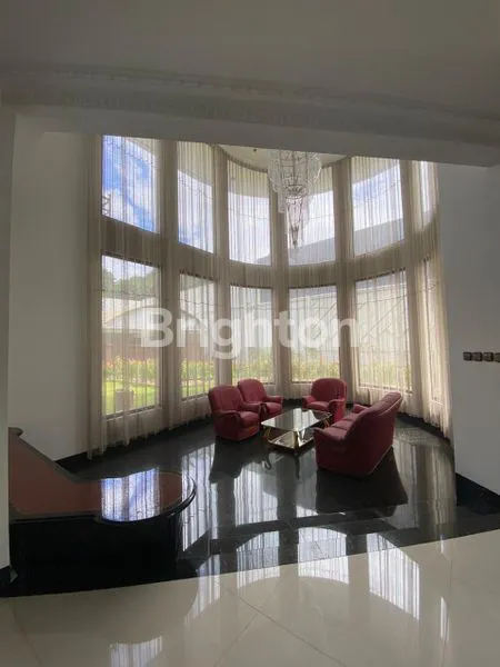 image RUMAH MEWAH DAN ASRI DI DAERAH KEMANGGISAN (2)