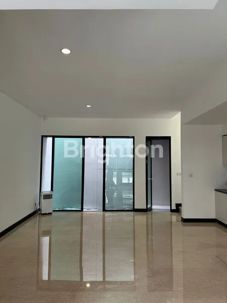 image RUMAH MEWAH DAN MODERN DI HIERA WELTON BSD (4)