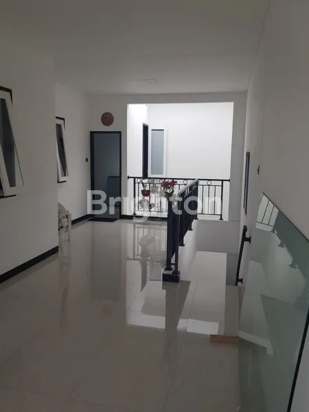 image RUMAH CANTIK DGN ROOF TOP UTK LIHAT MATAHARI TERBIT, FULL FURNISHED SANGAT SIAP HUNI DEKAT MALL ARION DAN VELODROME (5)