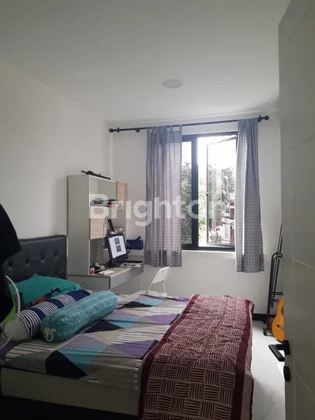 image RUMAH CANTIK DGN ROOF TOP UTK LIHAT MATAHARI TERBIT, FULL FURNISHED SANGAT SIAP HUNI DEKAT MALL ARION DAN VELODROME (6)