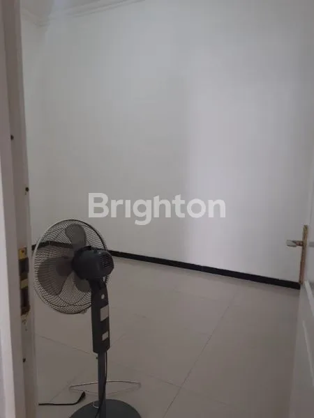 image RUMAH LEBAK INDAH 2 LANTAI SIAP HUNI BAGUS SUDAH RENOV DEKAT KENJERAN, TENGAH KOTA, GALAXY MALL, PAKUWON CITY MALL (6)