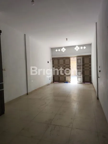 image RUKO 3,5 LANTAI STRATEGIS DI KOMPLEK SUNGGAL CENTER – SHM, HADAP TIMUR (2)