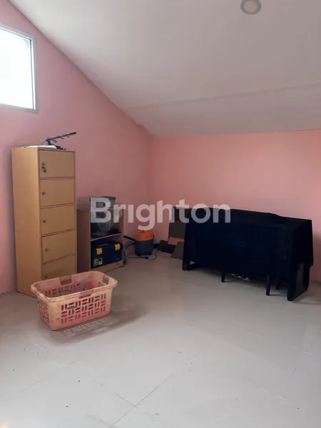 image RUMAH 2 LANTAI HOOK SIAP HUNI DI LIPPO KARAWACI (7)