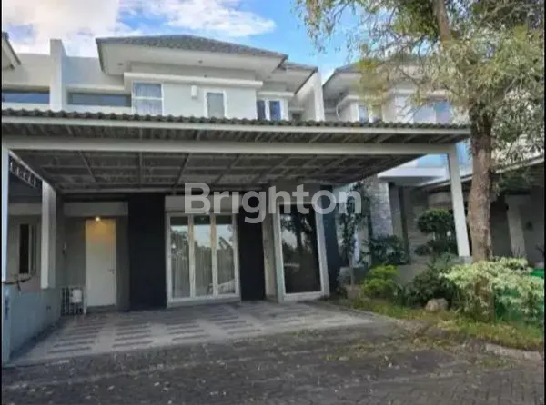 image SUPER ISTIMEWA, SANGAT TERAWAT RUMAH 2LANTAI DI WBM 2 (1)