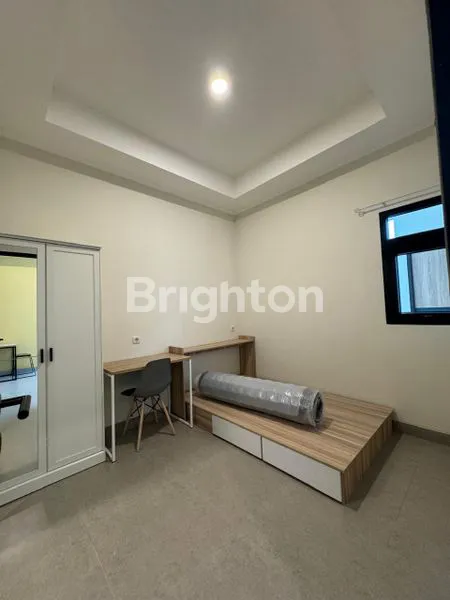 image RUMAH KOS BARU 3 LT FULLY FURNISHED DI TANJUNG DUREN (2)