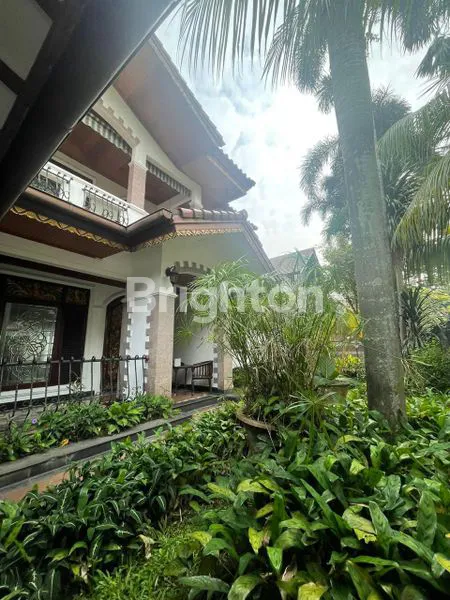 image RUMAH MEWAH ASRI DI TANJUNG BARAT (5)