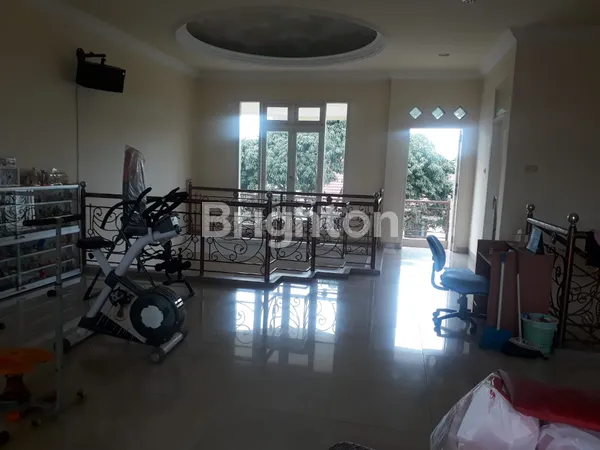 image RUMAH MEWAH HOOK PANTAI MENTARI (2)