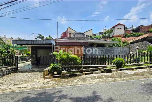 image DIJUAL RUMAH POSISI HOOK DI PUSAT KOTA SEMARANG (1)
