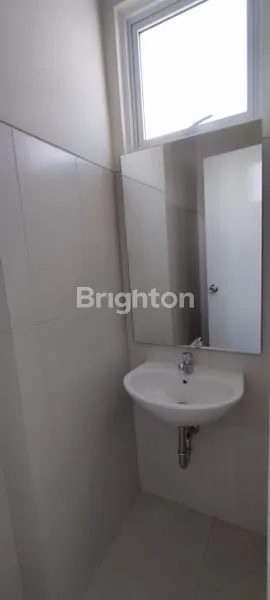 image RUKO BARU 3 LANTAI PARAMOUNT PETALS (7)