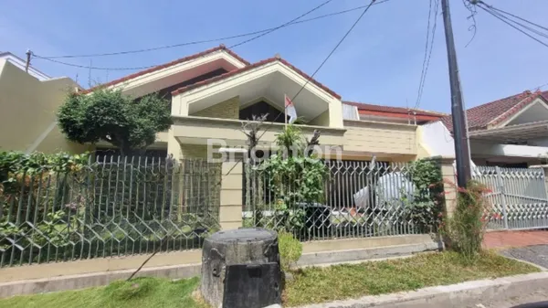 image RUMAH 1 LANTAIDHARMAHUSADA INDAH SELANGKAH GALAXY MALL DEKAT KERTAJAYA INDAH MANYAR KERTOARJO PAKUWON CITY (1)