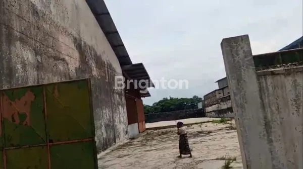image TANAH STRATEGIS (BONUS BANGUNAN DIATASNYA) PINGGIR JALAN COCOK UNTUK PABRIK DAN GUDANG LT. 16.500 M2 DI JL RAYA PURWOSARI, KAB PASURUAN (3)