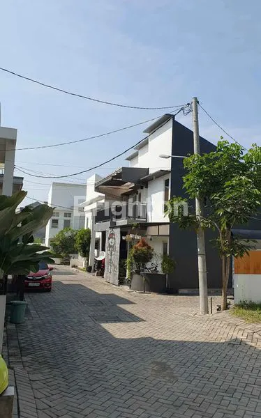 image RUMAH 2 LANTAI SIAP HUNI DI SURABAYA BARAT (2)