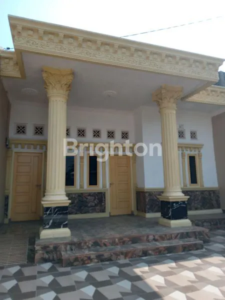 image RUMAH CANTIK DENGAN FASAD KLASIK (2)