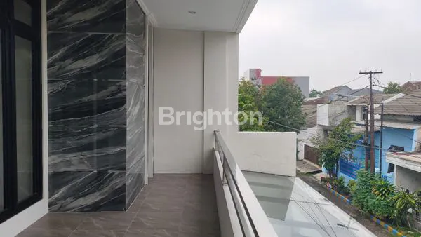 image BARUK 2 LANTAI SIAP HUNI DEKAT MERR (2)