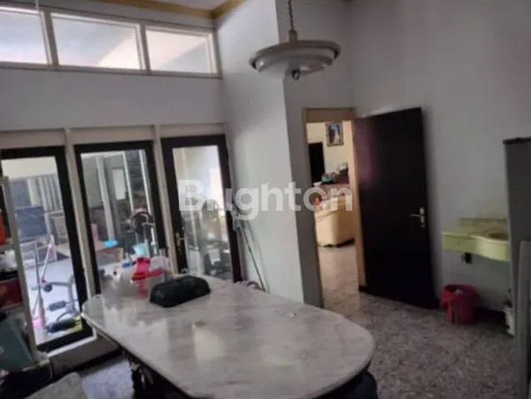 image RUMAH LUAS DI JEMURSARI (6)