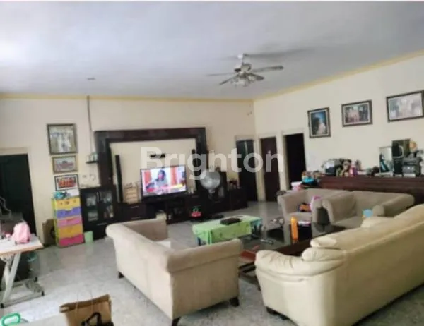 image RUMAH LUAS DI JEMURSARI (4)