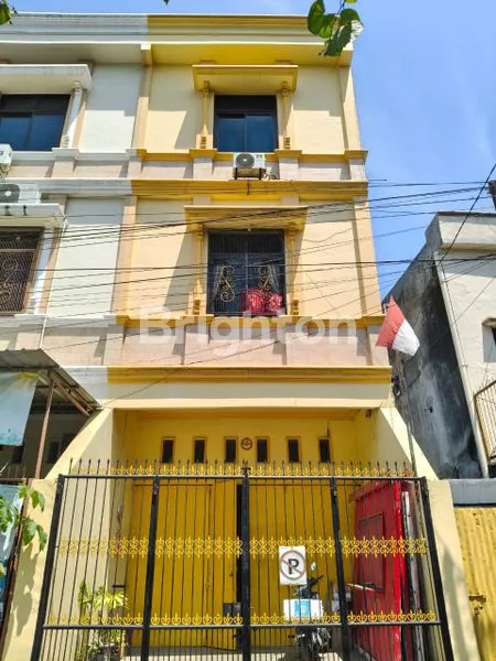 image RUKO 3 LANTAI DI TENGAH KOTA (1)