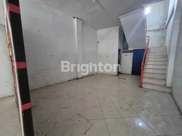 image RUKO 3 LANTAI, PARKIR SUPER LUAS, SIAP PAKAI !. (4)