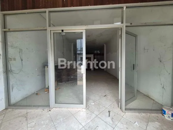 image RUKO 3 LANTAI, PARKIR SUPER LUAS, SIAP PAKAI !. (2)