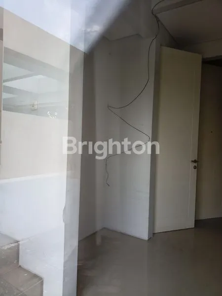 image RUMAH DI GREENWICH, ROYAL RESIDENCE DEKAT CANAL PARK (2)