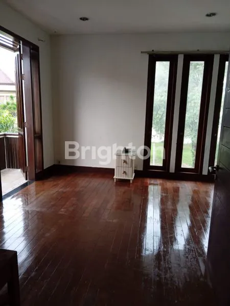 image RUMAH MEWAH DENGAN KOLAM RENANG DI VILLA GADING INDAH KELAPA GADING JAKARTA UTARA (6)