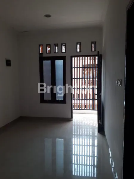 image JUAL CEPAT RUMAH SIAP HUNI DI PERUM KELAPA DUA TANGERANG (3)