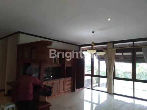 image RUMAH BESAR DI SETIABUDI REGENSI COCOK UNTUK KELUARGA BESAR (2)