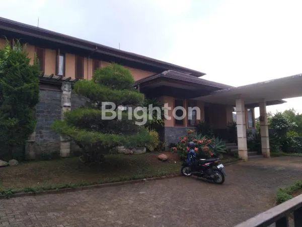 image RUMAH BESAR DI SETIABUDI REGENSI COCOK UNTUK KELUARGA BESAR (1)