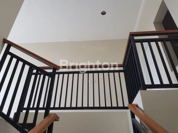 image RUMAH 3 LANTAI DI TANJUNG DUREN, JAKARTA BARAT. 3+1 KAMAR TIDUR (3)