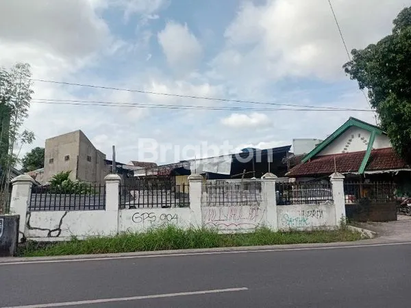 image RUANG USAHA STRATEGIS DI JL KOLONEL SUGIYONO SOLO (2)