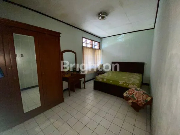 image RUMAH HOOK 2 LANTAI SIAP HUNI DI KOMPLEKS UJUNG BERUNG INDAH, BANDUNG – LOKASI STRATEGIS (1)