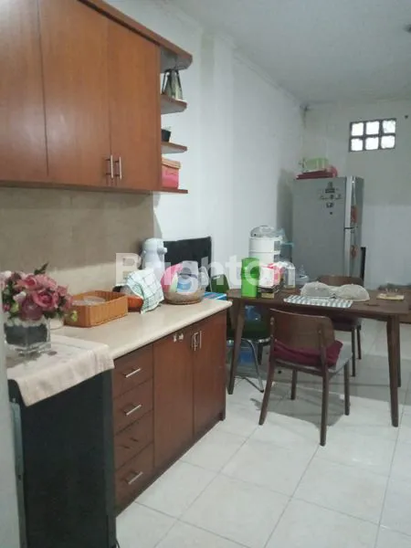 image RUMAH 2 LANTAI SIAP HUNI DI IMAM BONJOL, LIPPO KARAWACI (3)