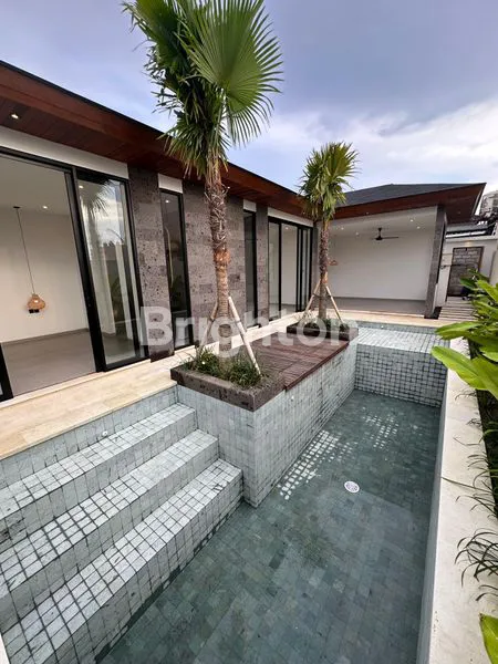 image DISEWAKAN VILLA DI SESEH (2)