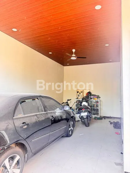 image RUMAH MEWAH 3 LANTAI DI SENDANGMULYO TEMBALANG (2)