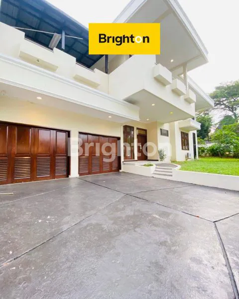 image RUMAH MEWAH 2 LANTAI DENGAN KOLAM RENANG BESAR PEJATEN BARAT, JAKARTA SELATAN (3)