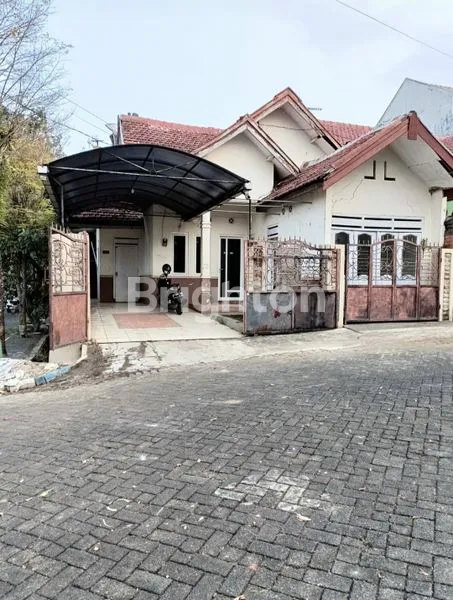 image RUMAH 2 LANTAI, FURNISHED, 6 KAMAR TIDUR, DEKAT ITN, UIN, UNIBRAW, UNMUH, UNISMA, JOYOAGUNG, LOWOKWARU, KOTA MALANG, JAWA TIMUR (2)