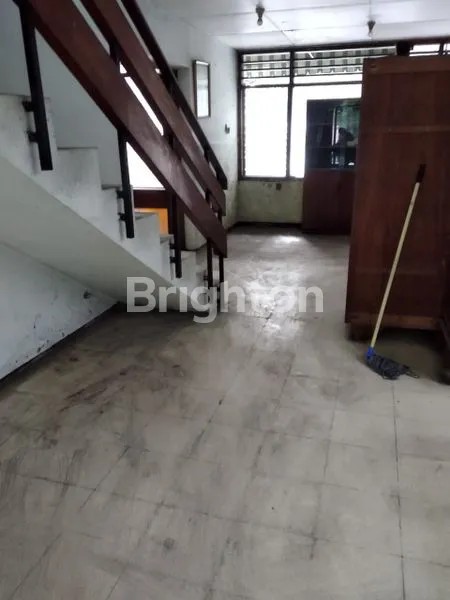 image RUMAH STRATEGIS TENGAH KOTA SURABAYA (3)