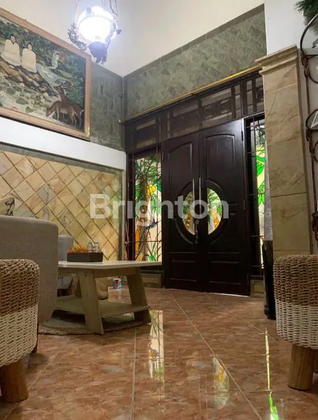 image RUMAH 2 LANTAI MEWAH DI PEMOGAN - 5 MENIT KE TOL BALI MANDARA (3)